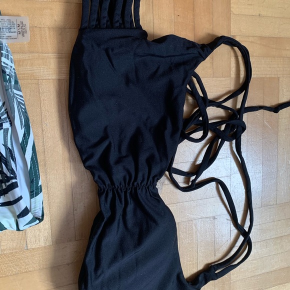 Bikini - Picture 4 of 5